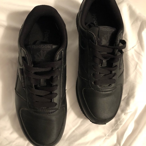 NWOT Reebok Old School Classic Leather Sneakers! - Picture 2 of 4